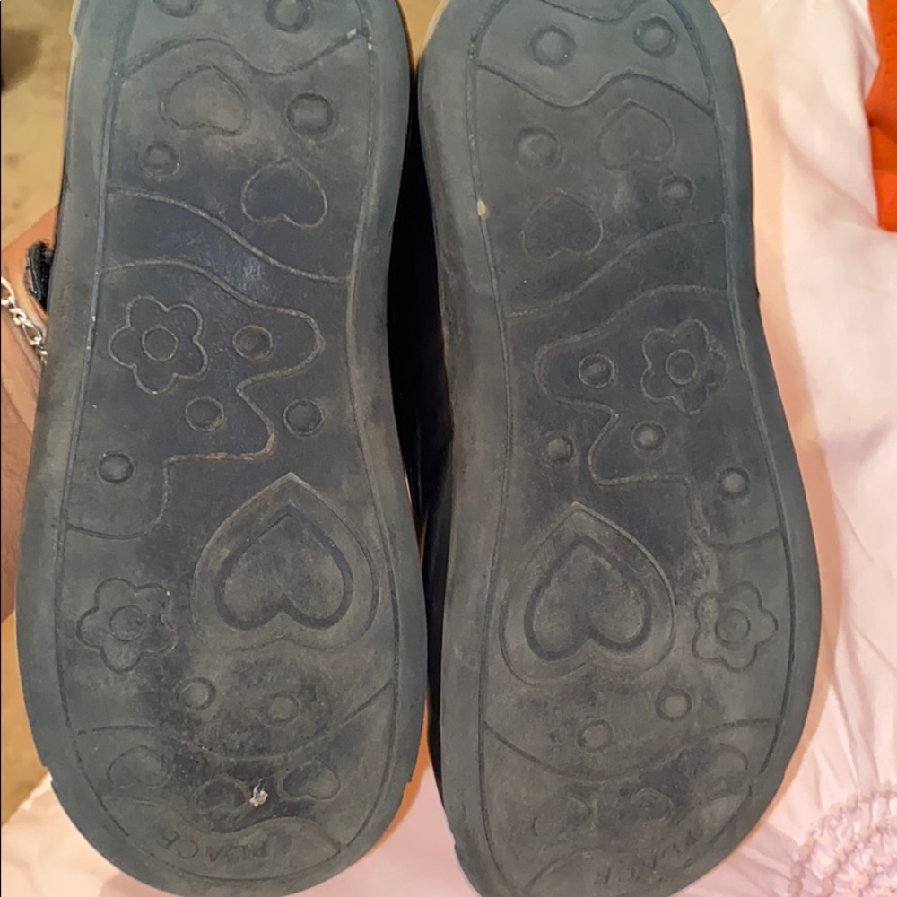 Shoes - Picture 2 of 4